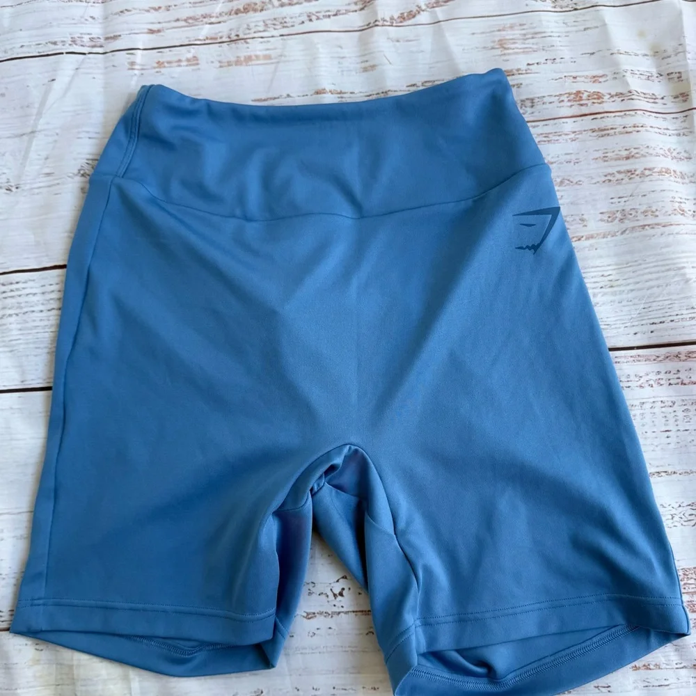 Gymshark - blue ruched but Shorts. Sz XS‎